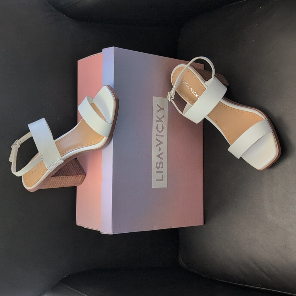 NIB Lisa Vicky Oasis Slingback Sandals, 8